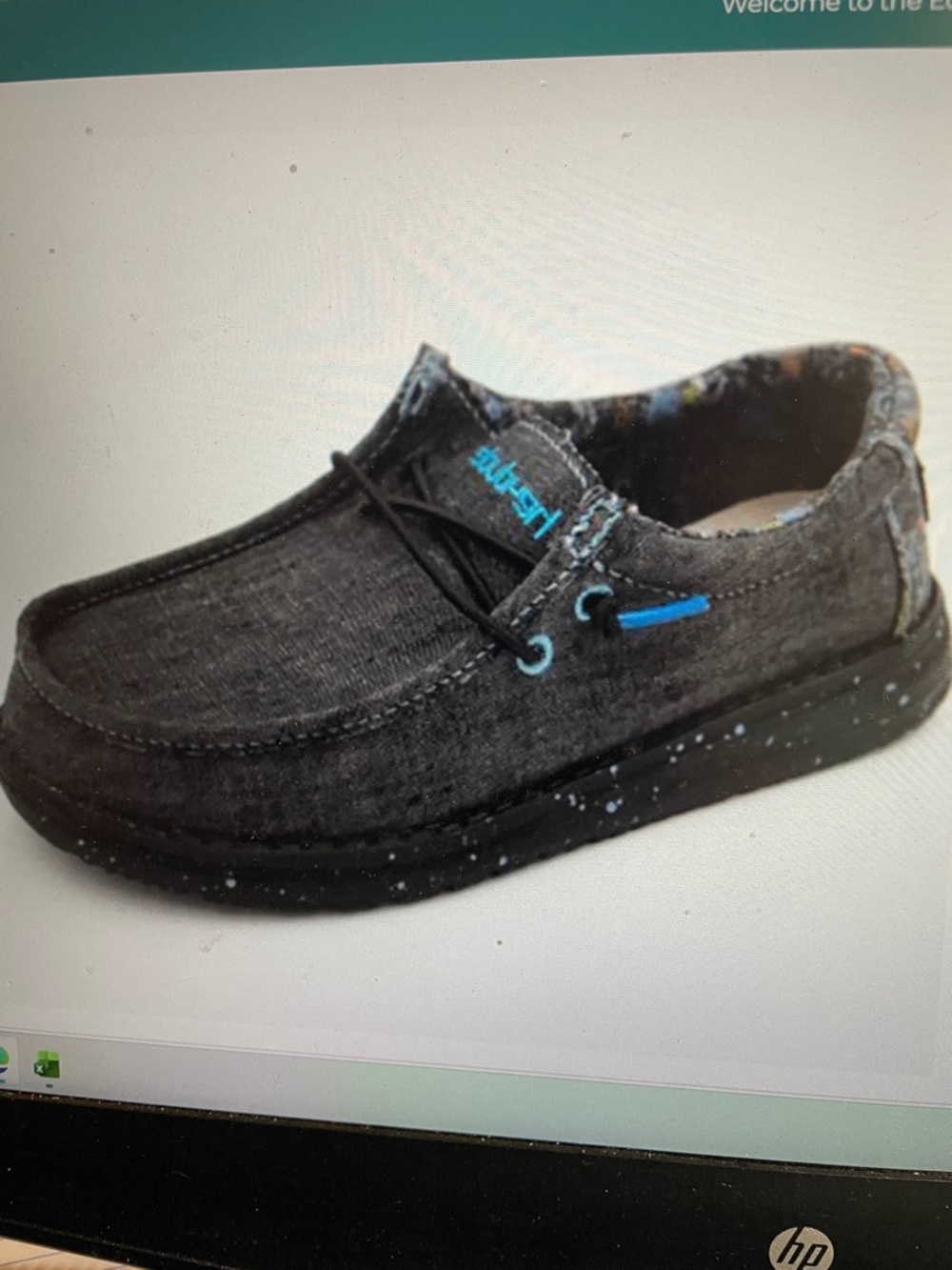 Hey Dude Wally Youth Chambray Wave Ride K6